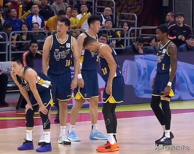 广东怎么冲冠?2战上海北京狂输71分 全队合计三分60投14中