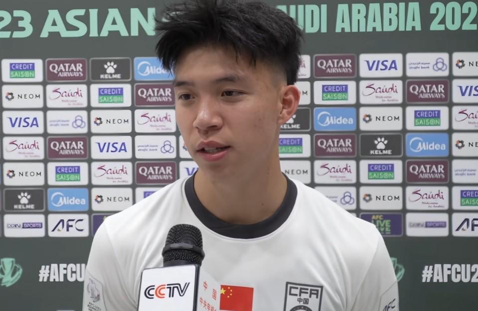 王钰栋：在队里不分主力和替补，期待把冠军捧回中国