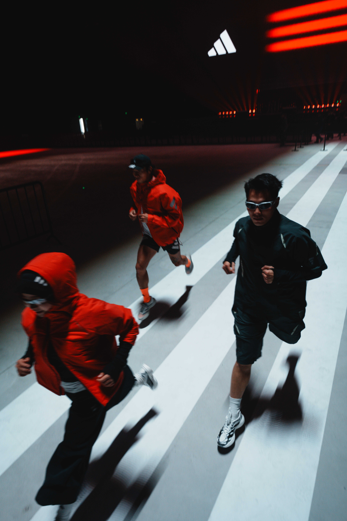 世界杯官网入口-在“竞速实验场”，苏翊鸣、拉塞尔、窦靖童共同探索速度的表达