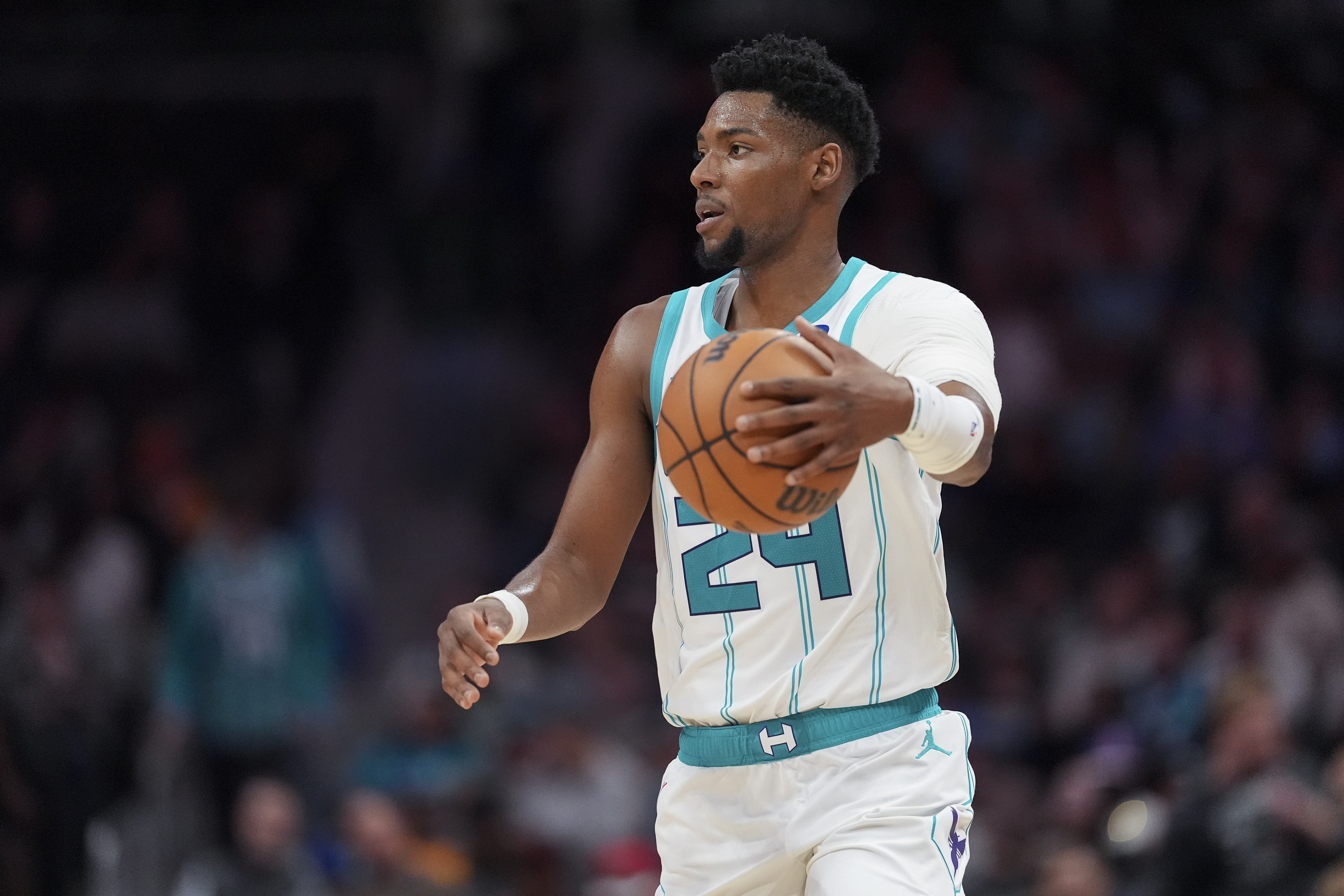 世界杯直播入口-稳定输出填满数据栏！米勒12中5拿到19分3板2助1断1帽