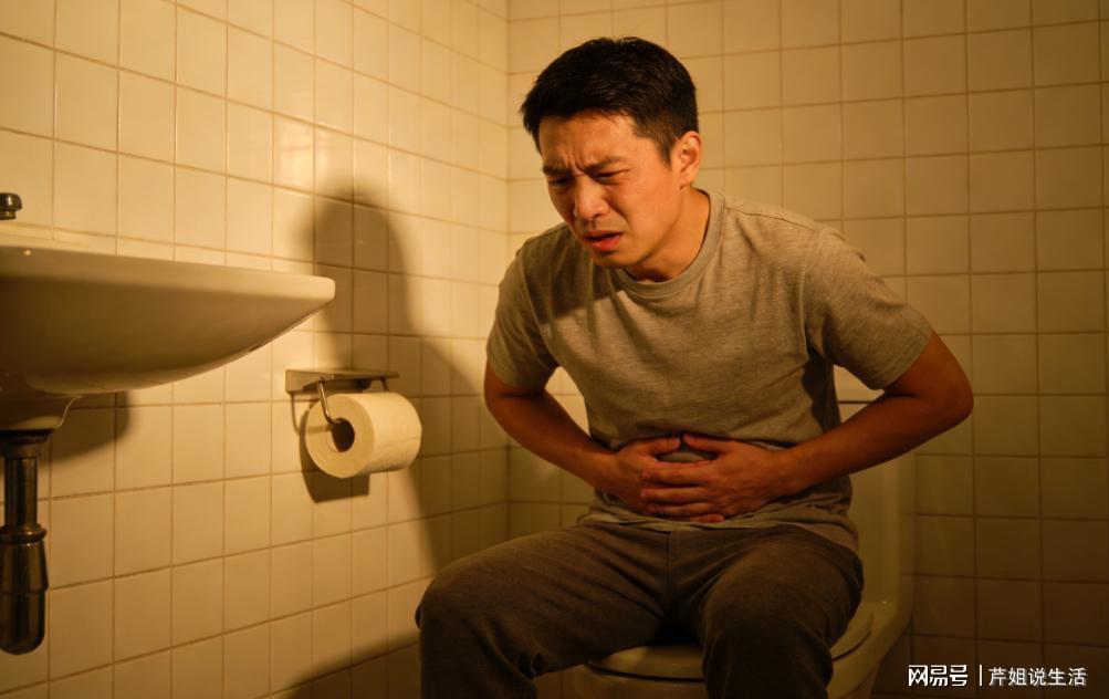 世界杯手机观看-经常“放屁”是肝不好吗？提醒：放屁多很可能与这5种疾病有关！